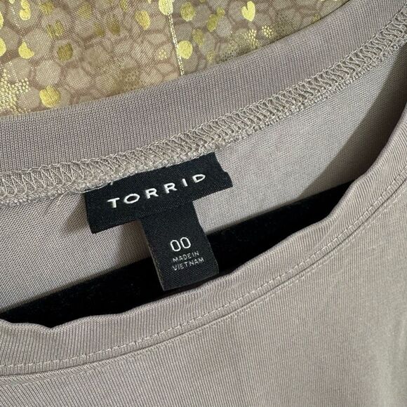 Torrid Modal Soft Stretchy Neutral Taupe Gray Knot Front T Shirt 00 M/L - Picture 4 of 6